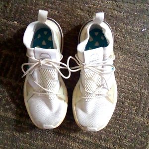 Adidas women's tennis shoes